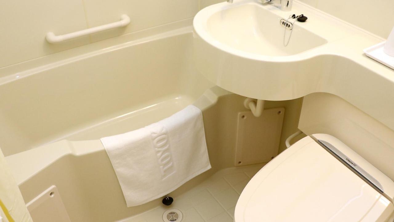 Toyoko Inn Yokohama Shiei-Chikatetsu Center Minami-Eki Екстер'єр фото